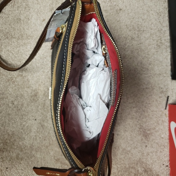 NEW!! Dooney & Bourke Crossbody with Wallet - Picture 4 of 7